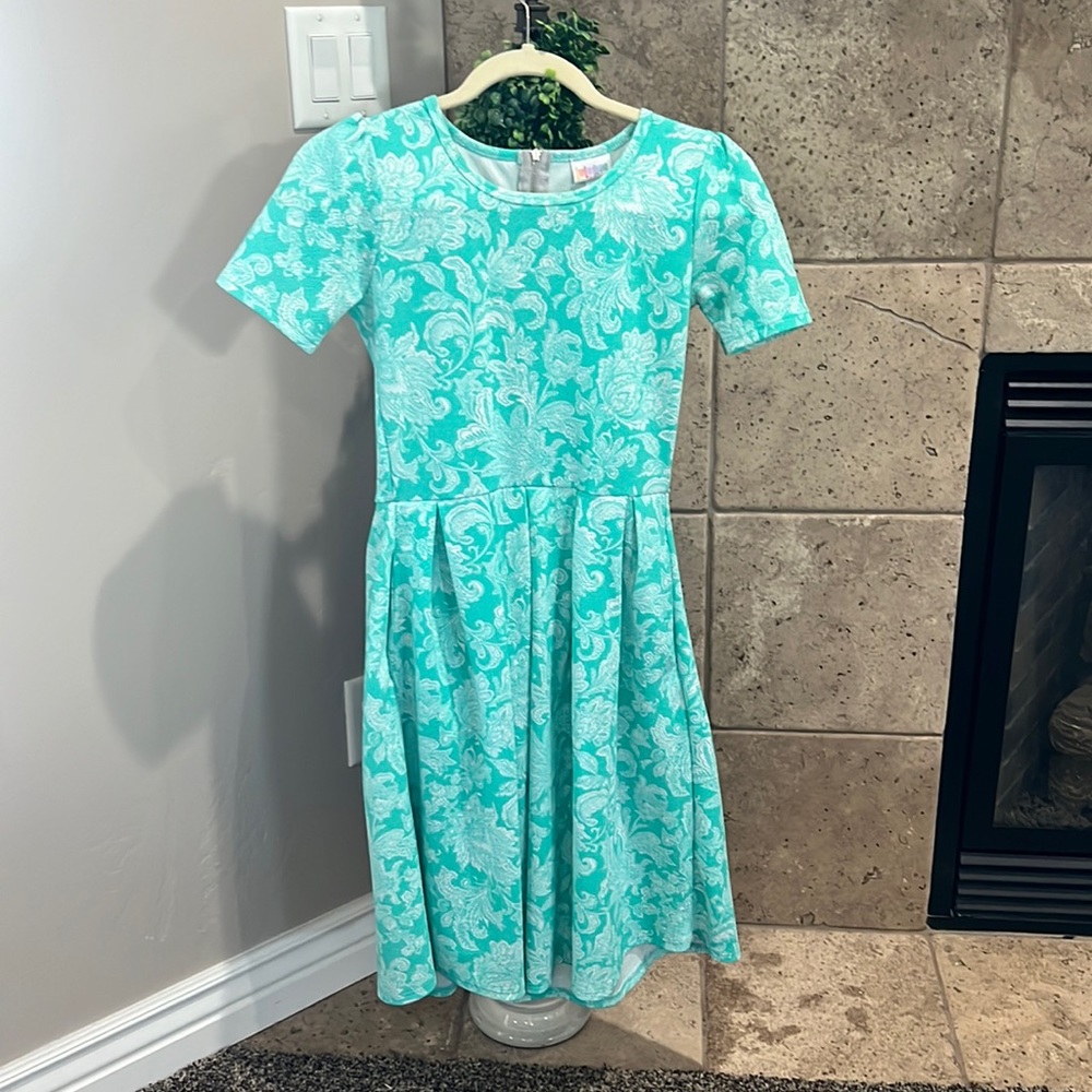 Xs LulaRoe Amelia mint and white floral